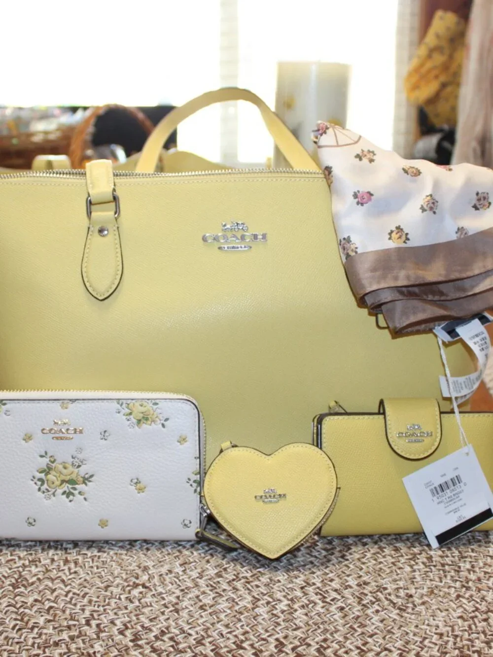 NWT COACH TOTE/PURSE, CONTINENTAL WALLET/COIN PURSE KEY FOB/ WALLET/SCARF SET! - Picture 2 of 16